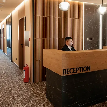 فندق Tradicija 4*